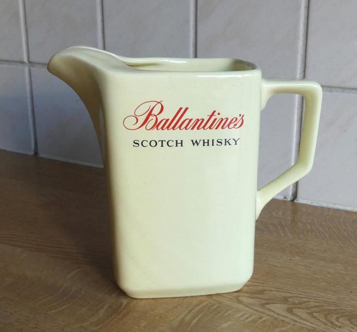 Ballantine's Scotch whisky waterkan whiskykan Wade, Verzamelen, Merken en Reclamevoorwerpen, Gebruikt, Gebruiksvoorwerp, Ophalen of Verzenden