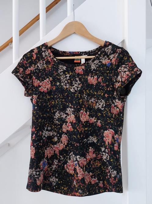 T-shirt met gebloemde patroon van Q/S by s. Oliver maat S, Kleding | Dames, T-shirts, Nieuw, Maat 36 (S), Overige kleuren, Korte mouw