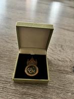 Efteling grand hotel pin, Ophalen of Verzenden, Zo goed als nieuw, Button of Speldje