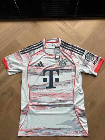 Bayern München uitshirt 25/26 authentiek maat S beschikbaar voor biedingen