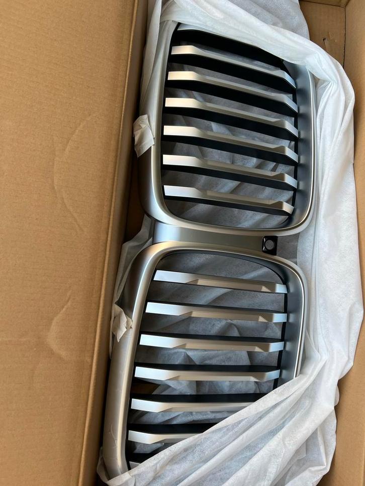 BMW X5 G05 Grill 2024 - Nierengrill, Auto-onderdelen, Carrosserie en Plaatwerk, Bumper, BMW, Voor, Nieuw, Ophalen of Verzenden