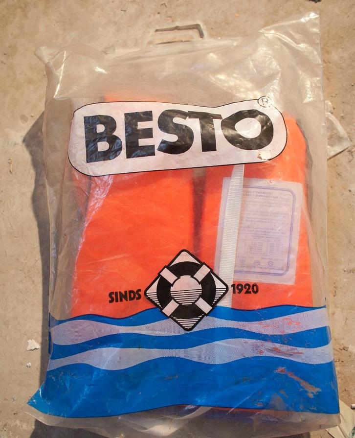 Besto zwemvesten, Watersport en Boten, Watersportkleding, Zo goed als nieuw, Reddingsvest of Zwemvest, Dame of Heer, Ophalen