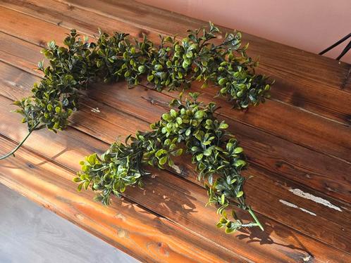 KUNSTPLANTEN 2 STUKS MOOI DIEPGROEN - INFO ZIE ADVERTENTIE, Huis en Inrichting, Woonaccessoires | Kunstplanten en Kunstbloemen