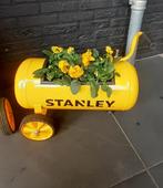 bloembak gemaakt van een compressor, Tuin en Terras, Bloembakken en Plantenbakken, Ophalen, Zo goed als nieuw, Metaal, Overige vormen