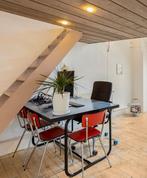 DIY Bureau met metalen onderstel en kabeldoorvoer, Huis en Inrichting, Bureaus, Ophalen of Verzenden, Gebruikt, Bureau