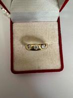 14 KRT.GEEL GOUDEN RING MET 3 DIAMANTEN VAN TOTAAL 0,33 CT, Geel, Nieuw, Ophalen of Verzenden, 17 tot 18