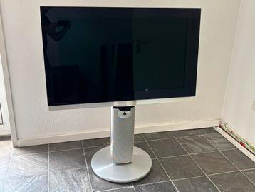 Bang & Olufsen BeoVision 7-40 LCD TV met Voet beschikbaar voor biedingen