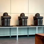 Driemaal de keramische XXL “Denker” van Giuseppe Lamers., Ophalen