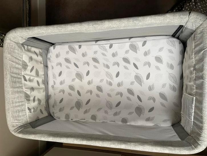 Joie Roomie Slide DLX Co-sleeper + Hoes, Kinderen en Baby's, Babywiegjes en Ledikanten, Gebruikt, Wieg, Ophalen of Verzenden