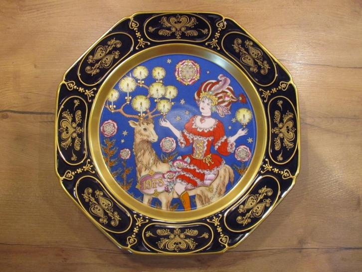 Hutschenreuther Kerst bord 1978 doorsnee 32 cm, Antiek en Kunst, Antiek | Wandborden en Tegels, Ophalen of Verzenden