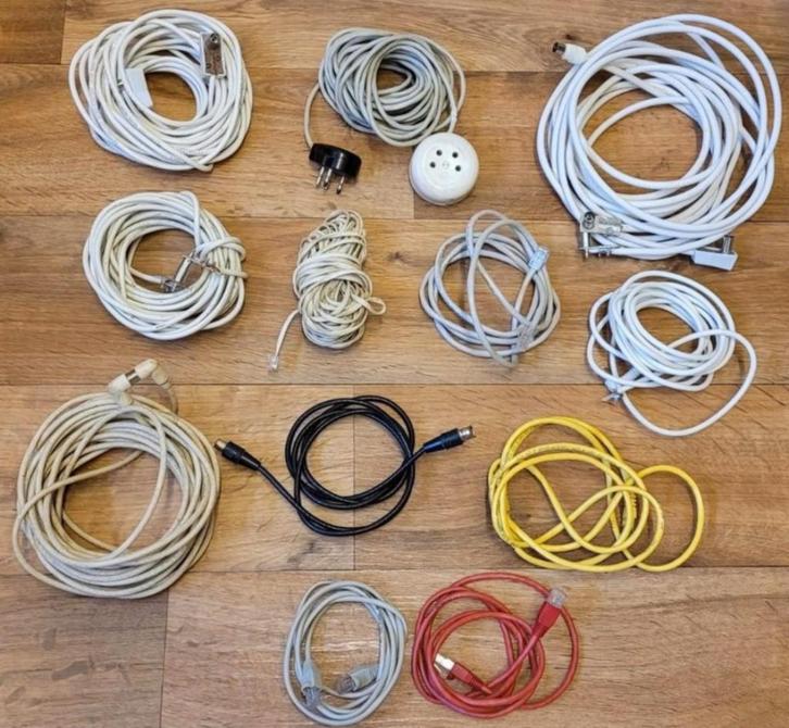 Diverse kabels, UTP, Coax, Telefoonlijn, Computers en Software, Pc- en Netwerkkabels, Gebruikt, Ophalen of Verzenden