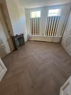 Gespecialiseerd in het plaatsen van hoge plinten en vloeren., Diensten en Vakmensen, Vloerleggers en Parketteurs, Garantie, Vloerbewerking of Renovatie