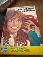 Uit het nest gestoten - Ina de Vries, Ophalen of Verzenden, Gelezen, Fictie algemeen