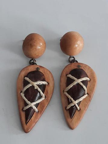 Vintage houten oorbellen #3286 beschikbaar voor biedingen