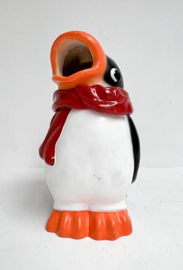 Prototype afvalbak in de vorm van pinguïn beschikbaar voor biedingen