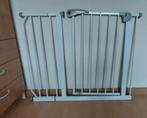 Wit trapje extra breed zonder boren., Kinderen en Baby's, Traphekjes, Ophalen of Verzenden, Zo goed als nieuw, Klemhekje, Metaal of IJzer