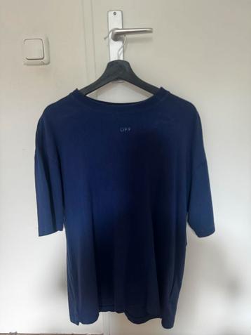 Off white t-shirt beschikbaar voor biedingen