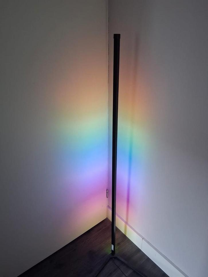 2 stuks hoekverlichting (17 € totaal), Huis en Inrichting, Lampen | Vloerlampen, Zo goed als nieuw, 150 tot 200 cm, Kunststof