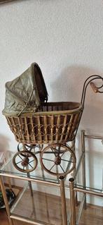 Antiek poppenwagentje, Ophalen of Verzenden