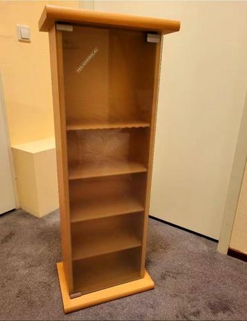 CD kast beschikbaar voor biedingen