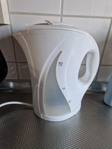 Witte waterkoker 1,7L beschikbaar voor biedingen