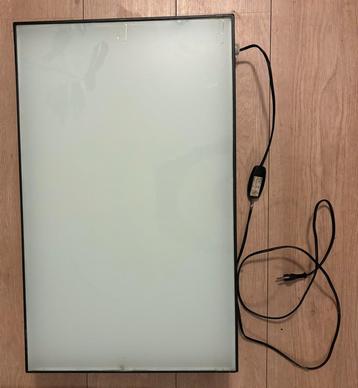 Lichtbak 40 x 65 cm. Hoog 11 cm. beschikbaar voor biedingen