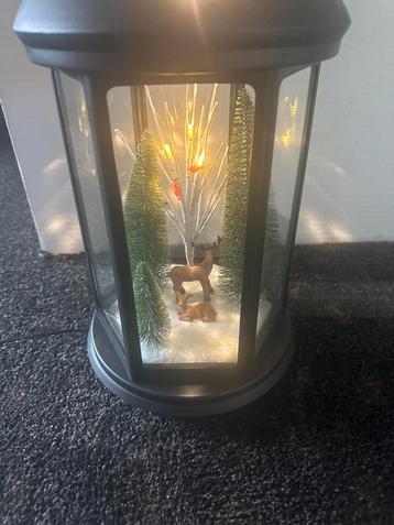 Kerstlantaarn met verlichting beschikbaar voor biedingen