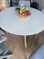 Ronde witte eettafel met houten poot, Huis en Inrichting, Ophalen, Zo goed als nieuw, Rond, 100 tot 150 cm