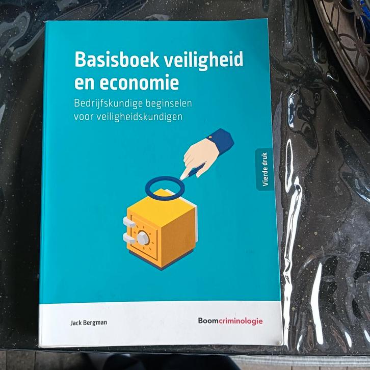 Jack Bergman - Basisboek veiligheid en economie, Boeken, Studieboeken en Cursussen, Gelezen, HBO, Ophalen of Verzenden