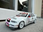 1:18 BMW (E36) 320i STW #2 Fina Team Bigazzi 1996 UT Models, Hobby en Vrije tijd, UT Models, Auto, Ophalen of Verzenden, Zo goed als nieuw