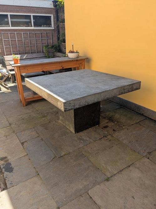 Robuuste stenen tuintafel - Grijs, Tuin en Terras, Tuintafels, Gebruikt, Rechthoekig, Ophalen