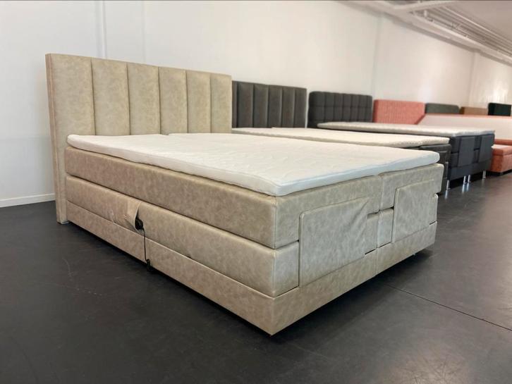 Elektrisch verstelbare boxspring 160x200 Taupe beige creme, Huis en Inrichting, Slaapkamer | Boxsprings, Nieuw, 160 cm, 200 cm