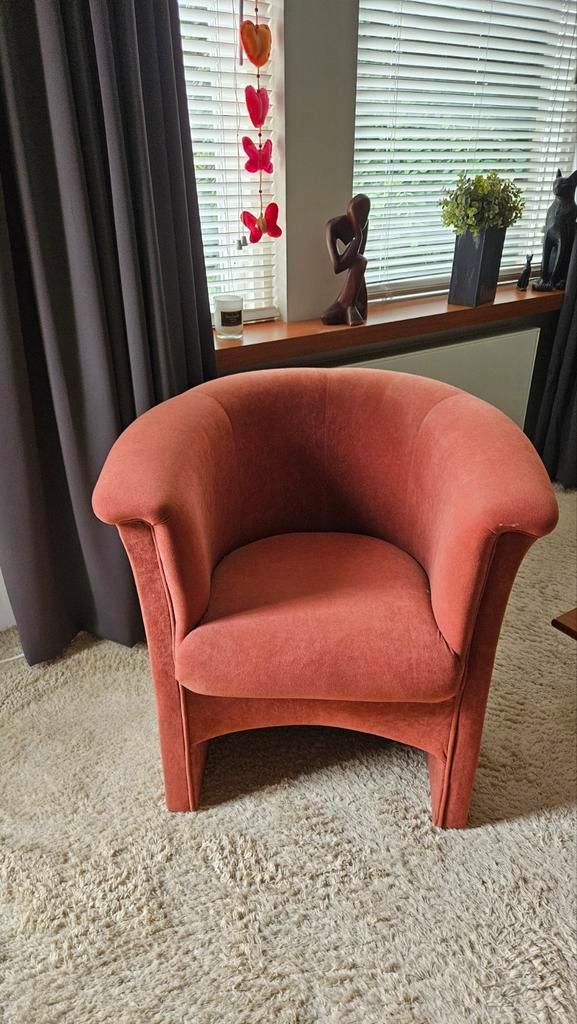 Fauteuil - Bordeauxrode suedine, Huis en Inrichting, Fauteuils, Zo goed als nieuw, Stof, 50 tot 75 cm, Minder dan 75 cm, Ophalen