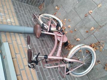 Mooie meisjes fiets altec beschikbaar voor biedingen