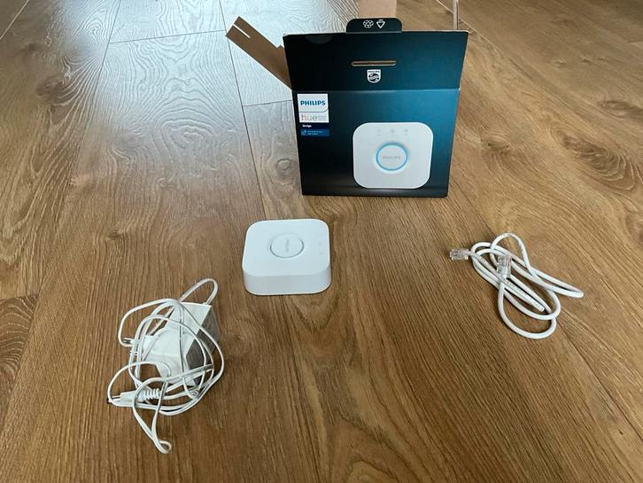 Philips Hue Bridge - Slimme verlichting hub, Huis en Inrichting, Lampen | Hanglampen, Zo goed als nieuw, Minder dan 50 cm, Kunststof