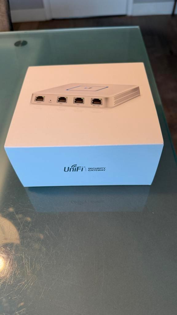 Ubiquiti UniFi USG - Security Gateway Router, Computers en Software, Routers en Modems, Zo goed als nieuw, Router, Ophalen of Verzenden