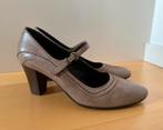 Taupe, grijsbruine schoenen met bandje, hak 7 cm, maat 39, Kleding | Dames, Schoenen, Alberto Fermani, Ophalen of Verzenden, Zo goed als nieuw