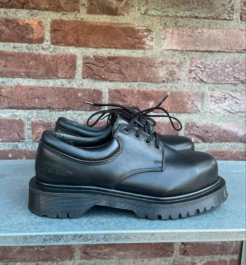 Dr. Martens 8892 MIE Royal Mail Limited edition maat 36, Kleding | Dames, Schoenen, Nieuw, Espadrilles of Moccasins, Zwart, Ophalen of Verzenden