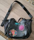Desigual tas, Sieraden, Tassen en Uiterlijk, Tassen | Schoudertassen, Ophalen of Verzenden, Zo goed als nieuw, Zwart, Overige merken