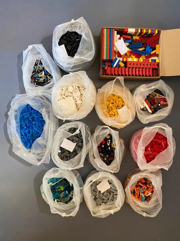 Lego ruim 14 kg én gesorteerd beschikbaar voor biedingen