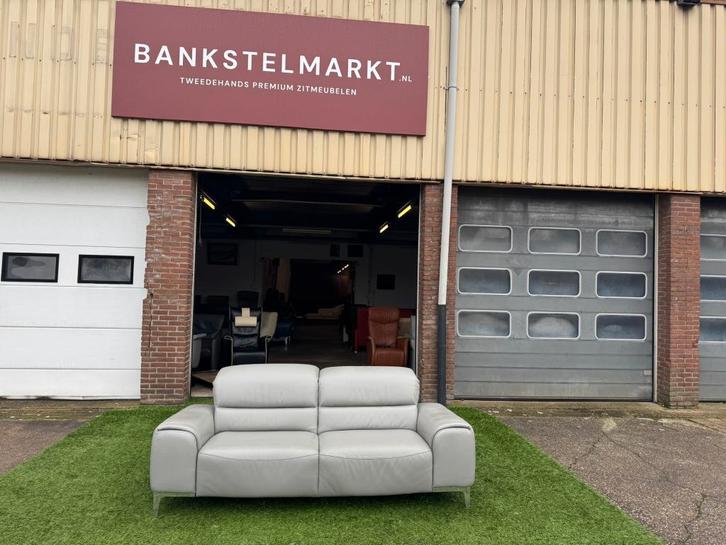 Bank  Musterring bank grijs leer design bankstel  ZGAN, Huis en Inrichting, Banken | Complete zithoeken, Zo goed als nieuw, Hout