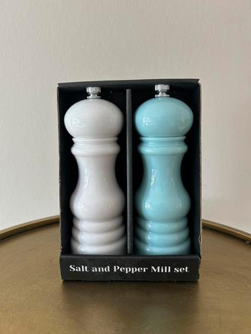 Nieuw zout en Peper set beschikbaar voor biedingen