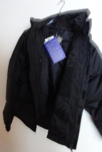 NIEUW Maat L/XL. Warme Winter Jas van 80 % eenden dons  beschikbaar voor biedingen