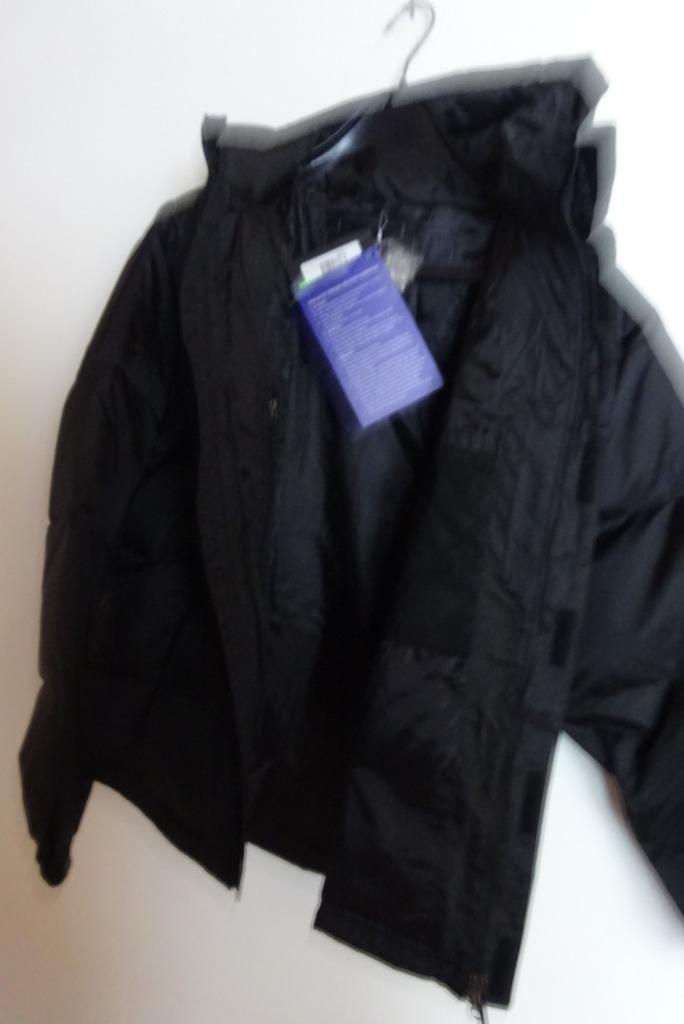 NIEUW Maat L/XL. Warme Winter Jas van 80 % eenden dons, Kleding | Heren, Jassen | Winter, Nieuw, Maat 52/54 (L), Zwart, Ophalen of Verzenden