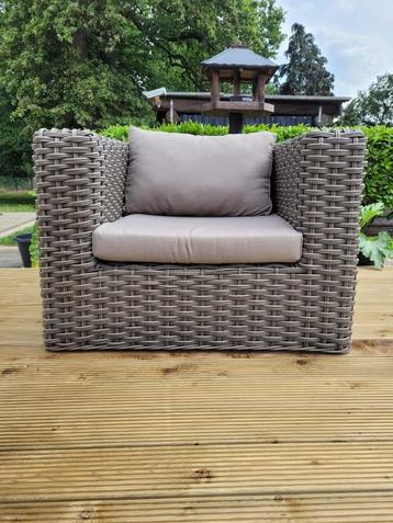 Lounge stoelen, grof gevlochten, degelijke kwaliteit beschikbaar voor biedingen