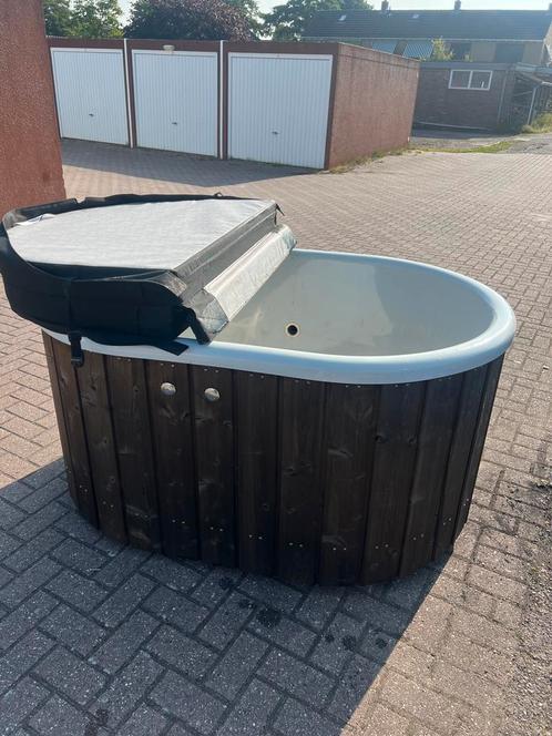 Hottub | 2 persoons | elektrisch | LED | bubbels | gebruikt, Tuin en Terras, Zwembad-toebehoren, Ophalen