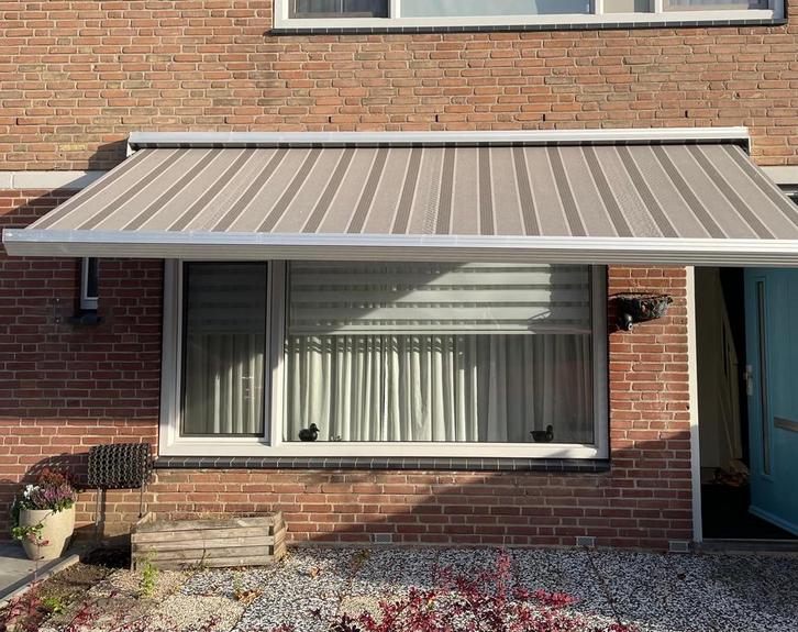 Elektrische Zonneluifel - 4,23m Breed, Tuin en Terras, Zonneschermen, Gebruikt, Knikarmscherm, 150 tot 300 cm, 250 cm tot 450 cm