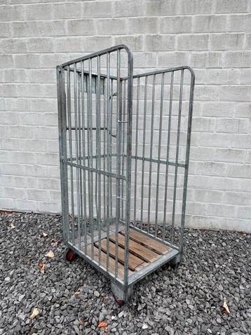 rolcontainer / postkar / transportwagen beschikbaar voor biedingen