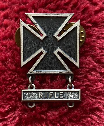 Embleem insigne US marksman scherpschutter militaire leger beschikbaar voor biedingen