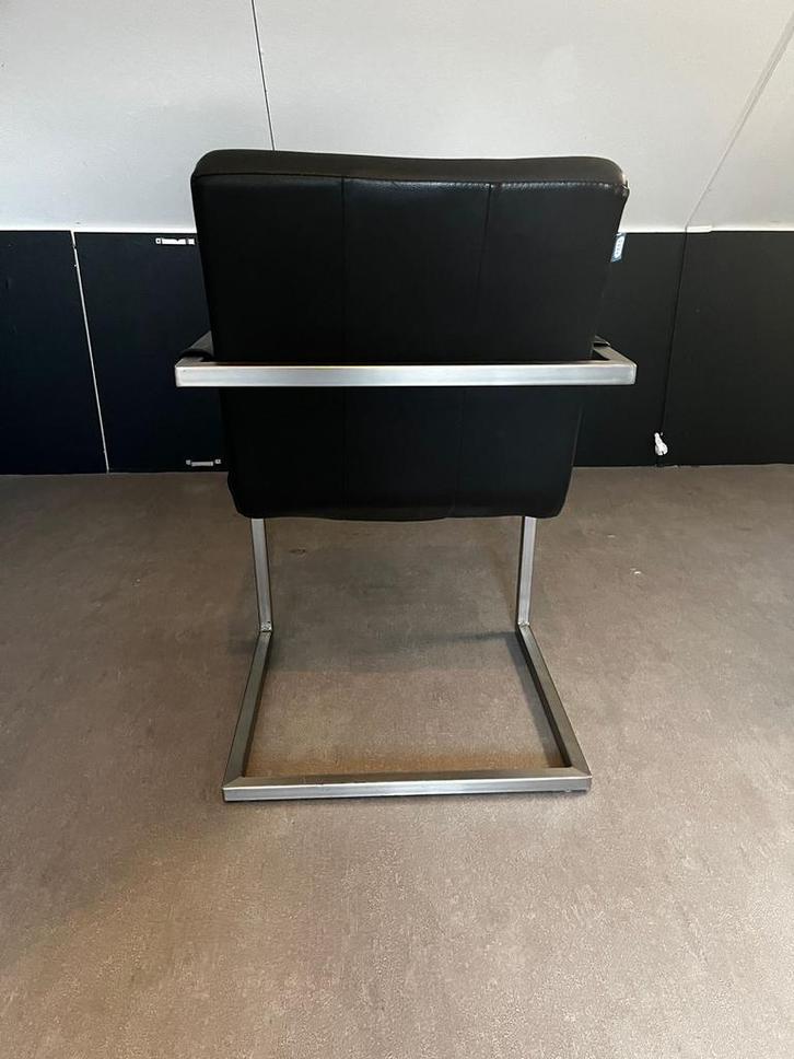 4 Zwarte Kunstleren Eetkamerstoelen met Zilver Frame, Huis en Inrichting, Stoelen, Zo goed als nieuw, Vier, Kunststof, Zwart, Ophalen of Verzenden